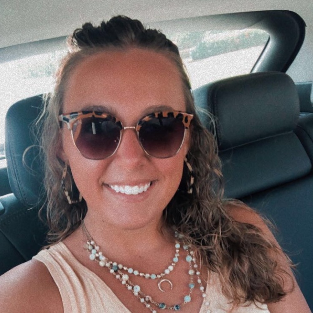 Meet your Posher, Abigail